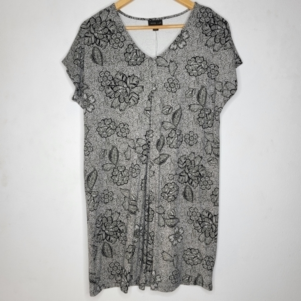 J. Jill Wearever Collection Small Petite Black / White Floral Short Sleeve Dress
